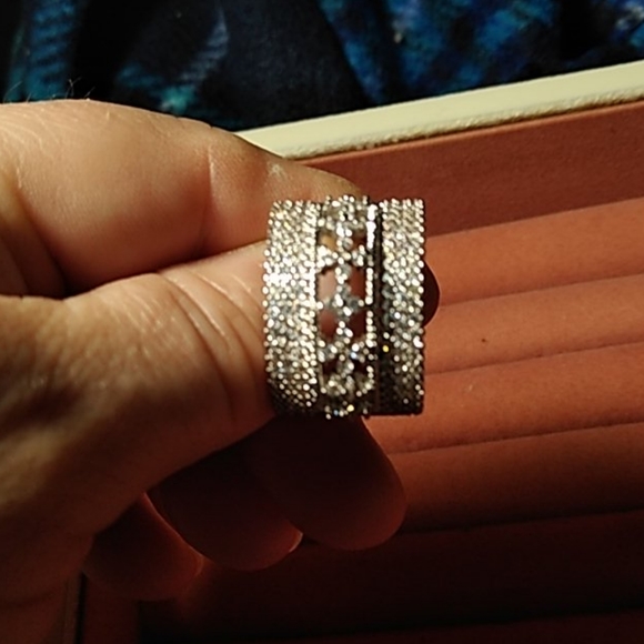 Ring - Picture 4 of 4